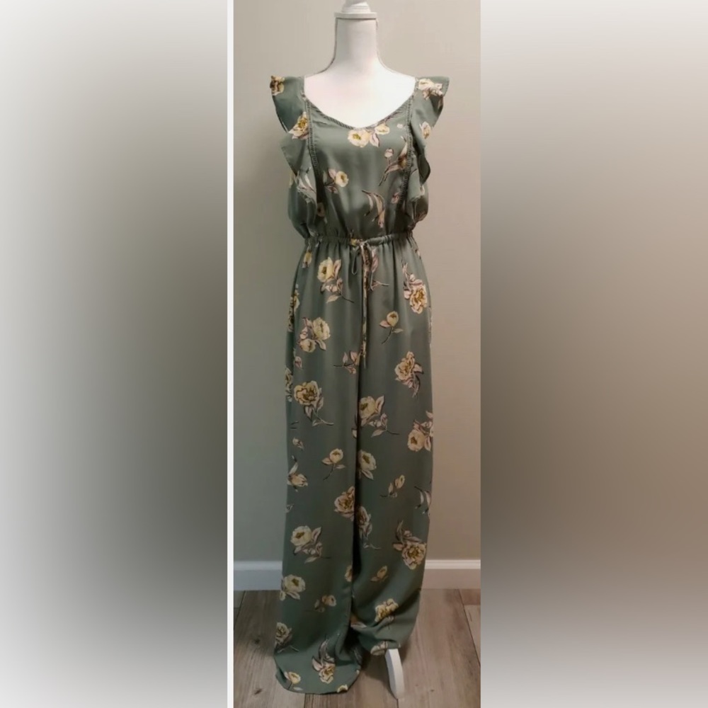 Xhilaration Green Floral Wide Legged Jumpsuit Size M